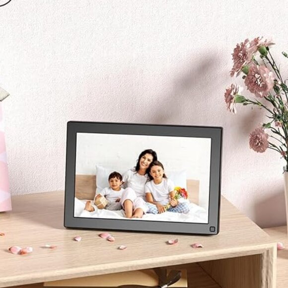 NEW IN BOX! Smart Digital Picture Frame | 32GB | 10.1 inch | 1280x800 IPS Touch - Picture 4 of 14